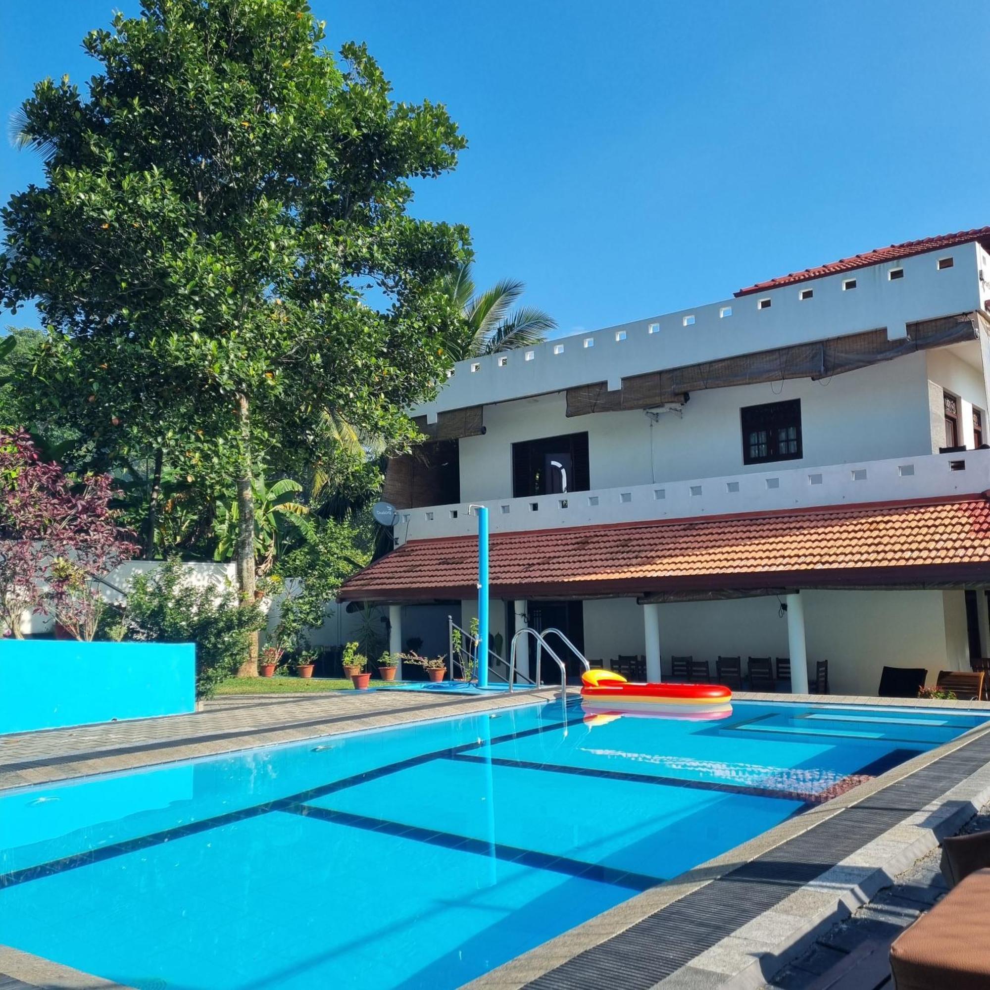 Villa Талпе Екстер'єр фото